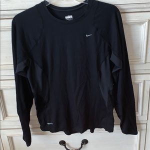 🦄Nike Black Long Sleeve🦄
